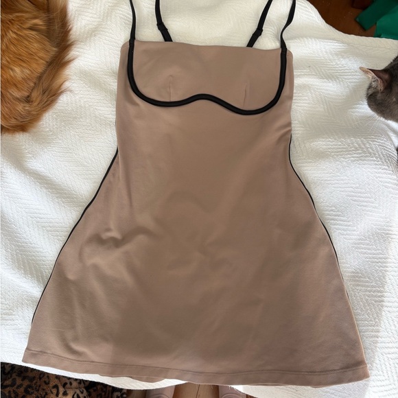ALO Yoga Dresses & Skirts - ALO Yoga Tan and black dress